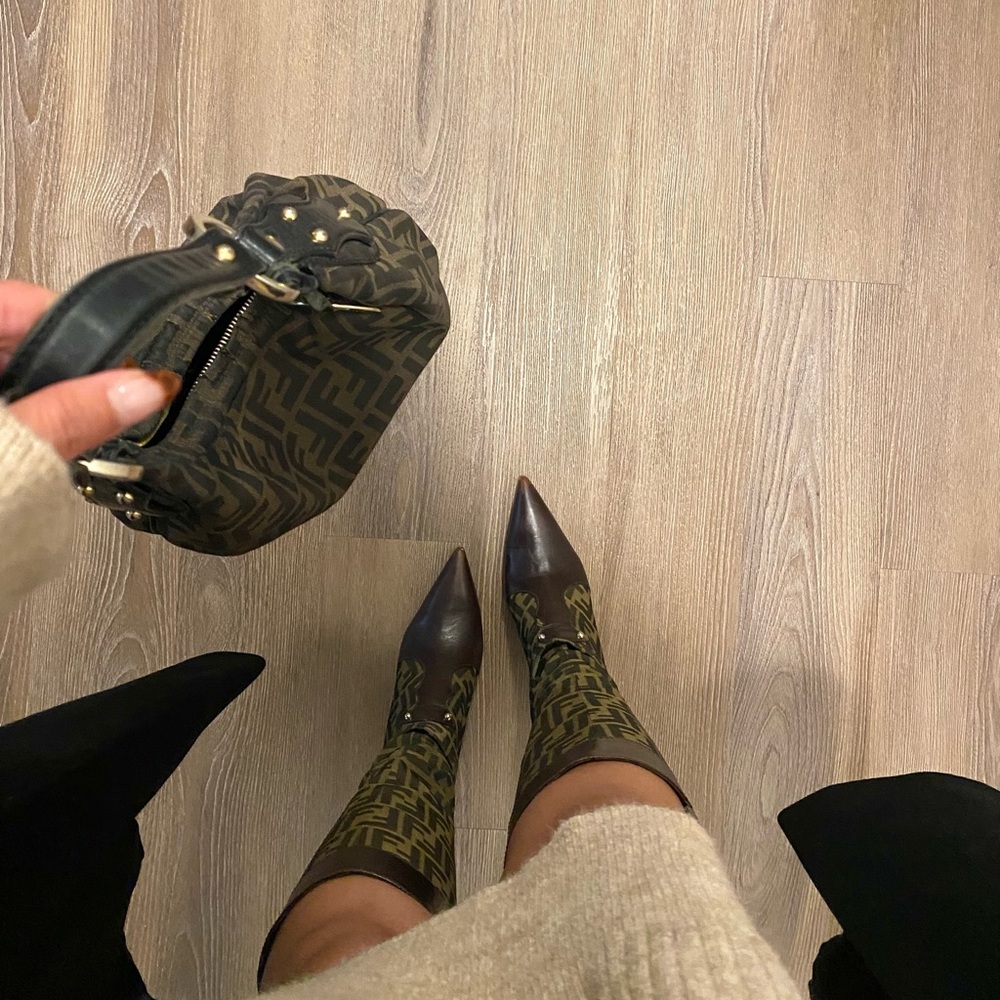 Authentic Fendi boots - Picture 2 of 5